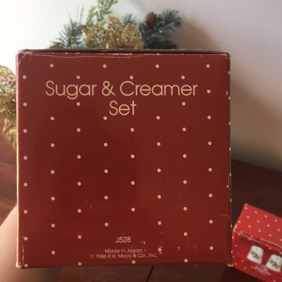 Salt and Pepper Shaker & Sugar Bowl And Creamer - Picture 4 of 8